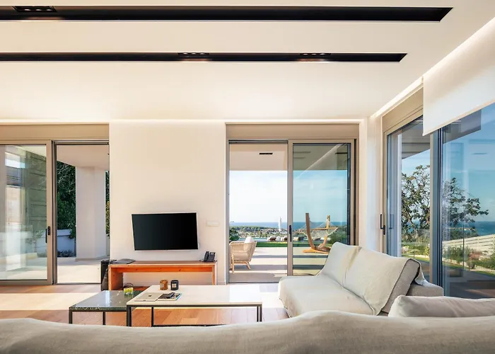 Centro Golden View Villa *