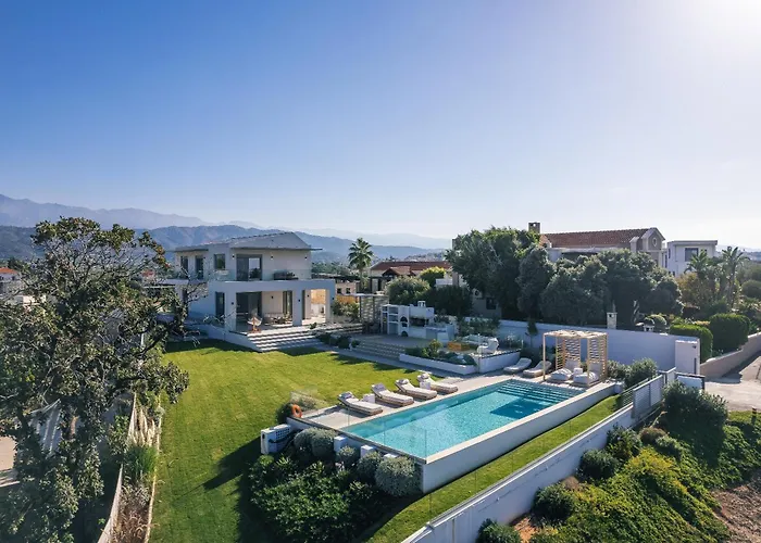 Centro Golden View Villa