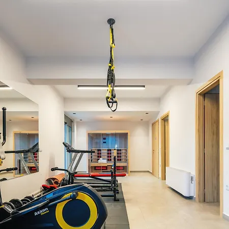 Centro Golden View خانيا